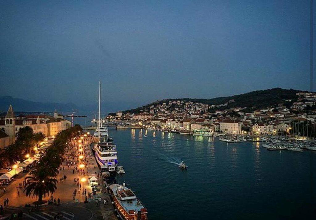 Apartman Tamara Trogir Exterior foto